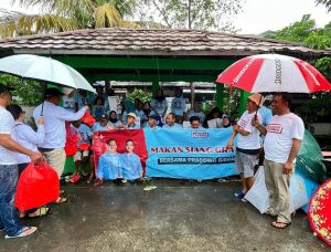 Gandeng UMKM, Kawan Gibran Berbagi Makan Siang Gratis di Bekasi