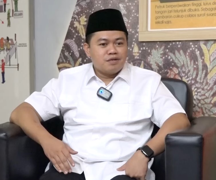 Ketua KPU Jawa Timur Aang Kunaifi