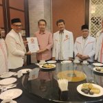 PKS menyerahkan SK rekomendasi Pilbup Jember kepada Muhammad Fawait (Gus Fawait)