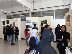 Mahasiswa Ilmu Komunikasi UMM Gelar Dilation untuk Uji Publik Karya Majalah