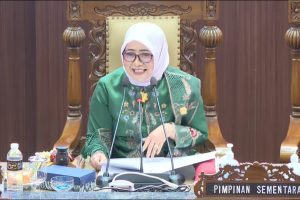 DPRD Jatim Resmi Berganti Pimpinan, Anik Maslachah Menjadi Ketua Sementara