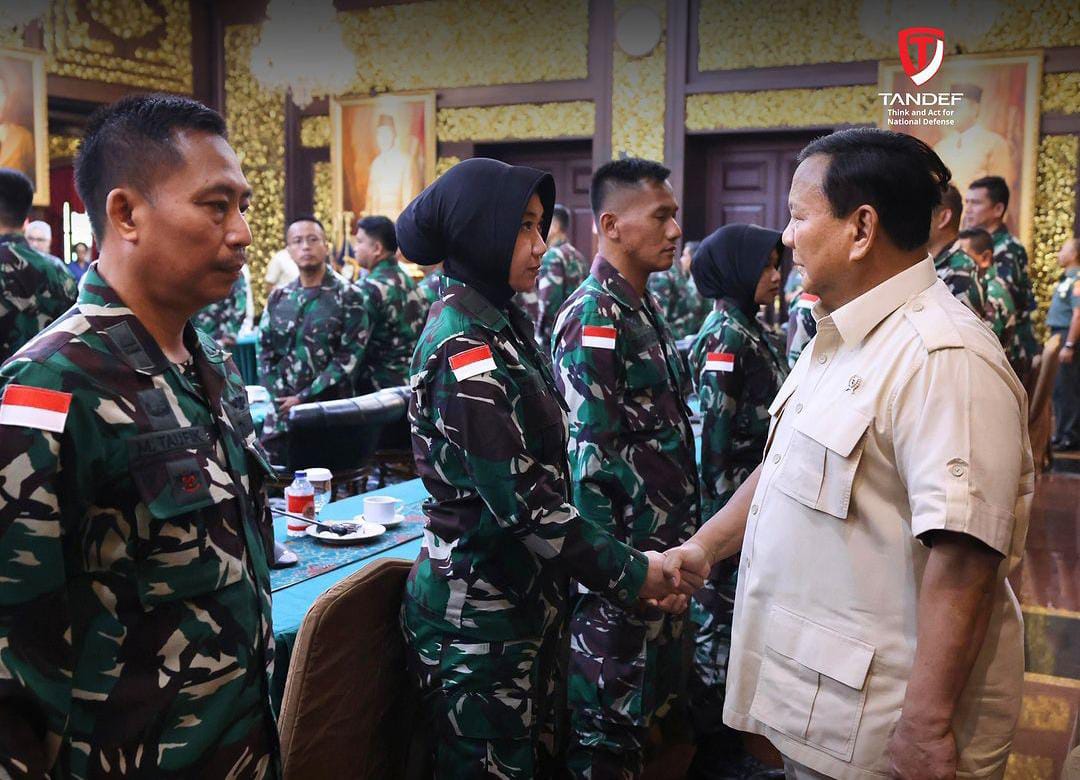 Prabowo ketika memberikan pembekalan kepada tenaga kesehatan (nakes) TNI di Kantor Kemenyan RI, Jakarta pada Rabu (7/8/2024)