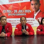 Plt Ketua DPD PSI Kota Surabaya, Shobikin Amin (tengah)
