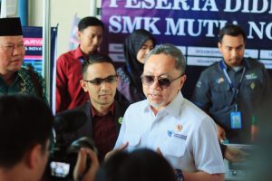 Menteri Perdagangan Buka Job Fair SMK Mutia Ngoro, Dorong Link and Match Dunia Pendidikan dan Industri
