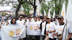 Jejaring Relawan Matahari Antar Khofifah-Emil Resmi Daftar ke KPU Jatim, Siap Bertarung di Pilgub Jatim 2024!