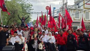 Borong 18 Partai Politik, Eri-Armuji Daftar ke KPU Surabaya Didampingi Kirab Bhinneka Tunggal Ika