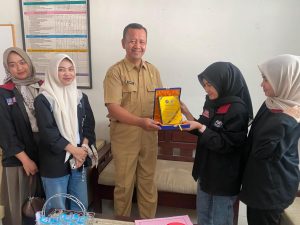 Mahasiswa UMM Tingkatkan Literasi Digital di Desa Baletbaru