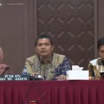 Ketua KPU Jakarta Wahyu Dinata (dua dari kanan) saat mengumumkan penetapan paslon untuk Pilgub Jakarta 2024, Ahad (22/9/2024). (Foto:Tangkapan Layar)
