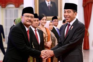 Jokowi Lantik Gus Ipul Jadi Mensos Gantikan Risma