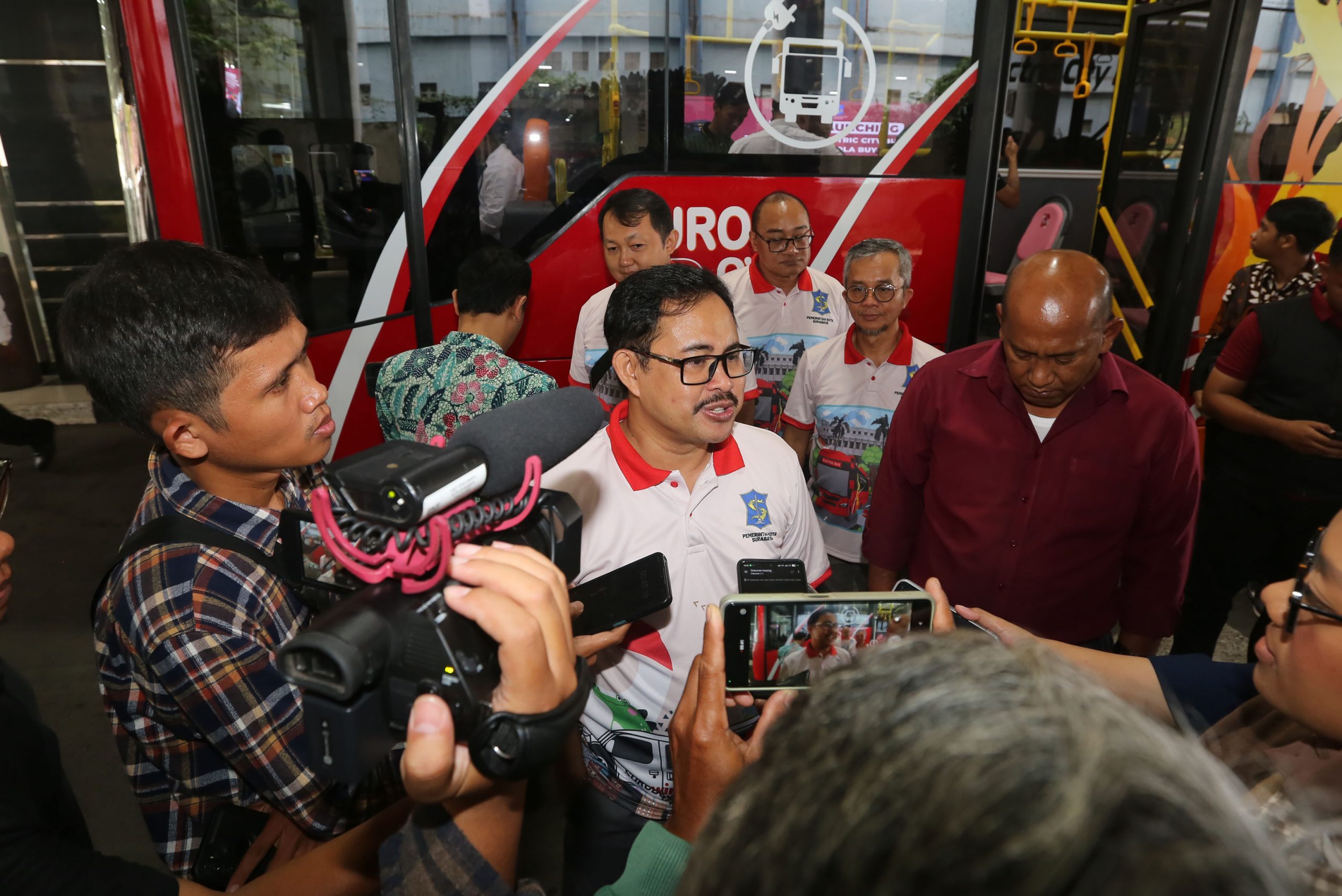 Sekretaris Kota Surabaya, Ikhsan memberikan penjelasan di sela peluncuran perdana <yoastmark class=