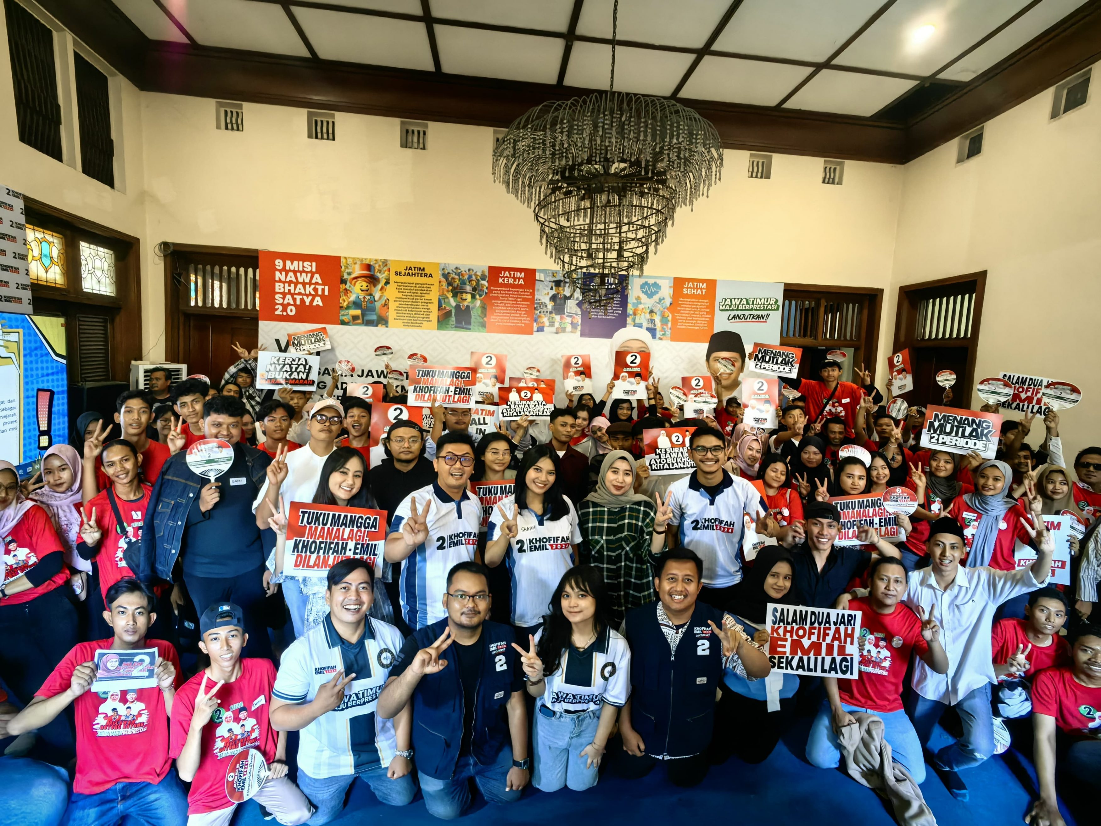 Sambut Momentum Sumpah Pemuda, Ratusan Pemilih Muda Deklarasi Dukung Khofifah-Emil