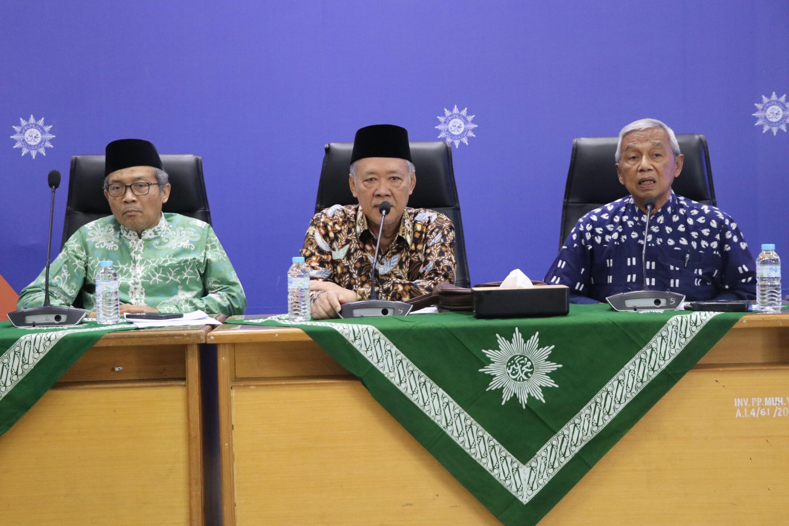 Konferensi Pers PP Muhammadiyah di Kantor Yogyakarta, Selasa (15/10/2024), menyampaikan pandangan terkait Pilkada serentak 2024 dan menegaskan riswah politik haram. (Foto:PP Muhammadiyah)