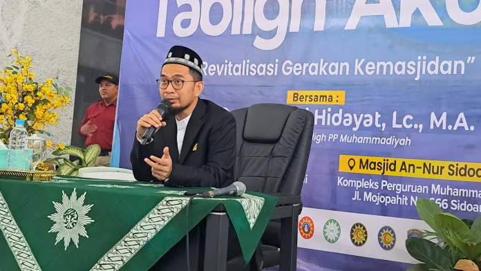 Ustaz Adi Hidayat