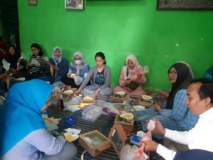 Bangkitkan Ekonomi Warga, Ali Muthohirin Gelar Pelatihan UMKM dan Pangkas Rambut Gratis