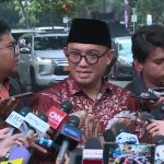 Jubir Prabowo yang juga mantan Ketua Umum PP Pemuda Muhammadiyah, Dahnil Anzar Simanjuntak saat merapat ke kediaman Presiden terpilih Prabowo Subianto di Jalan Kertanegara, Jakarta, Selasa (15/10/2024). (Foto:Ubay/IST)