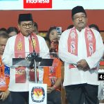 Cagub-Cawagub Jakarta nomor urut 3, Pramono Anung dan Rano Karno 'Si Doel' dalam debat publik kedua Pilgub Jakarta 2024, Ahad (27/10/2024). (Foto:Tangkapan layar/Ubay)