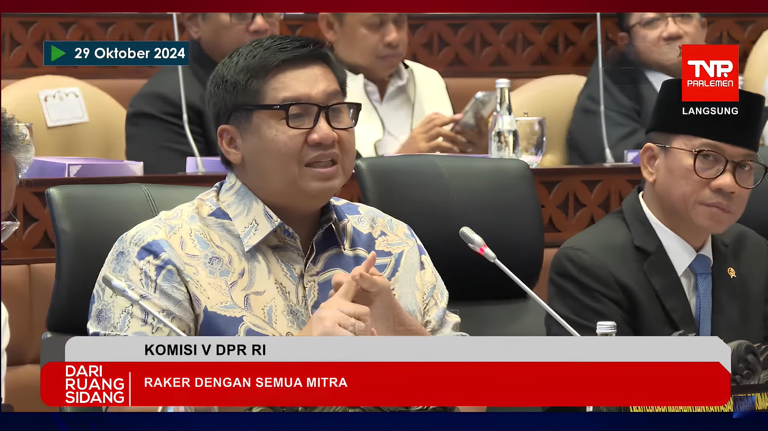 Menteri PKP RI, Maruarar Sirait saat rapat bersama Komisi V DPR RI, Selasa (29/10/2024). (Foto:Tangkapan layar/Ubay)