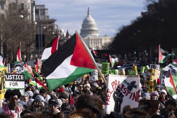 Demonstrasi pro Palestina di depan Gedung Putih, Amerika Serikat (AS) pada Sabtu (5/10/2024). (Foto:AP News)