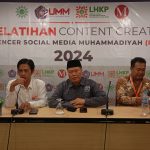 Ketua LHKP PWM Jatim, Muhammad Mirdasy (tengah) saat menyampaikan materi dalam Pelatihan Content Creator Influencer Social Media Muhammadiyah (InfusMu) di Hotel Kapal, Sengkaling, Malang pada Sabtu (26/10/2024). (Foto:Ubay/IST)