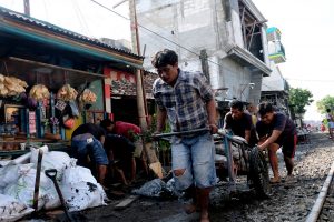 Antisipasi Banjir, Pemkot Surabaya Gelar Kerja Bakti Massal