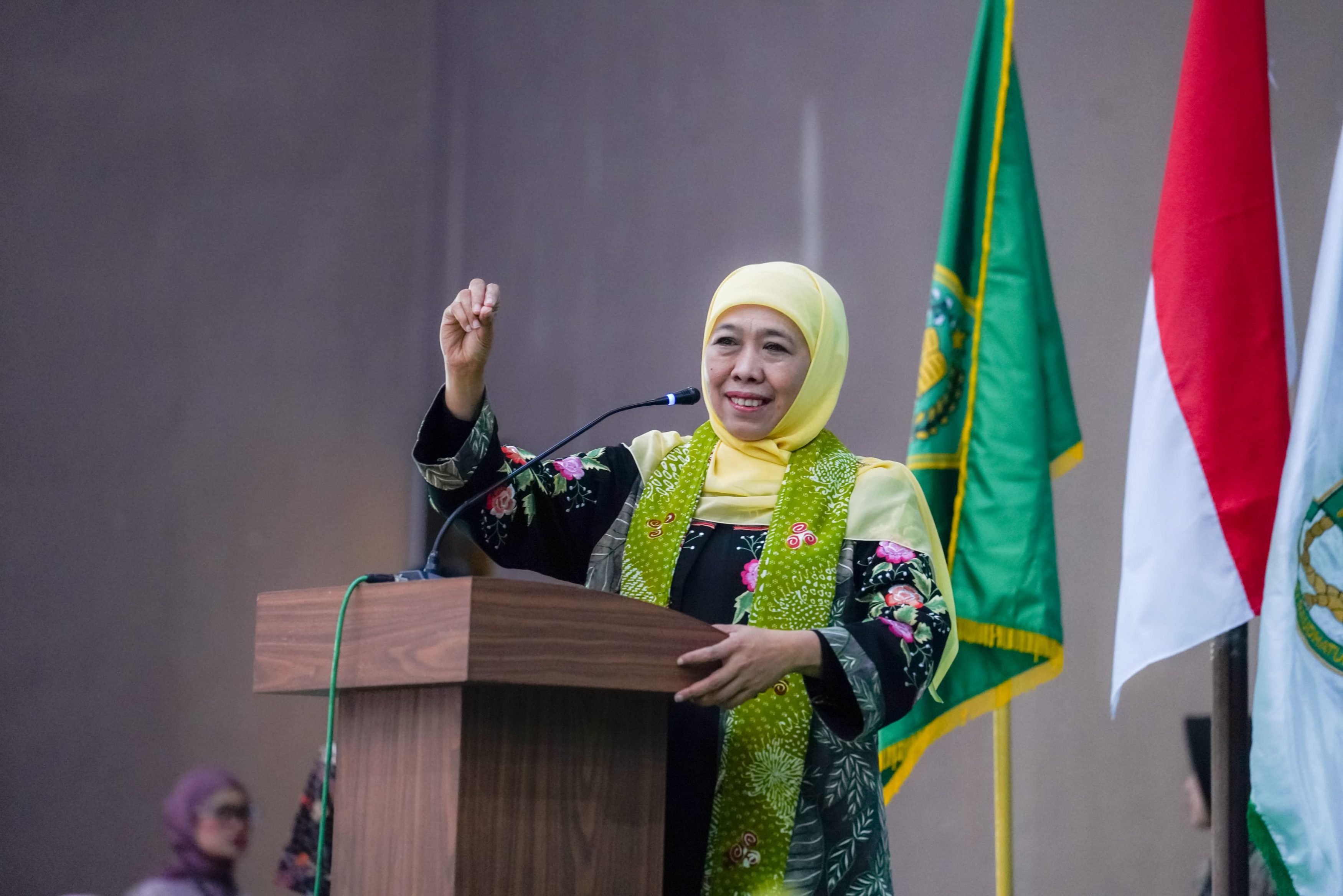 Khofifah Ajak Guru RA Tetap Ajarkan Menulis di Tengah Gempuran Digital dan AI