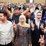 Khofifah dan Emil menghadiri Rakorwil DPW NasDem Jatim di Dyandra Surabaya, Ahad (13/10/2024). (Foto:IST)