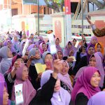 Cagub Jatim nomor urut 1 Luluk Nur Hamidah saat berkampanye di Buduran, Sidoarjo pada Sabtu (12/10/2024).
