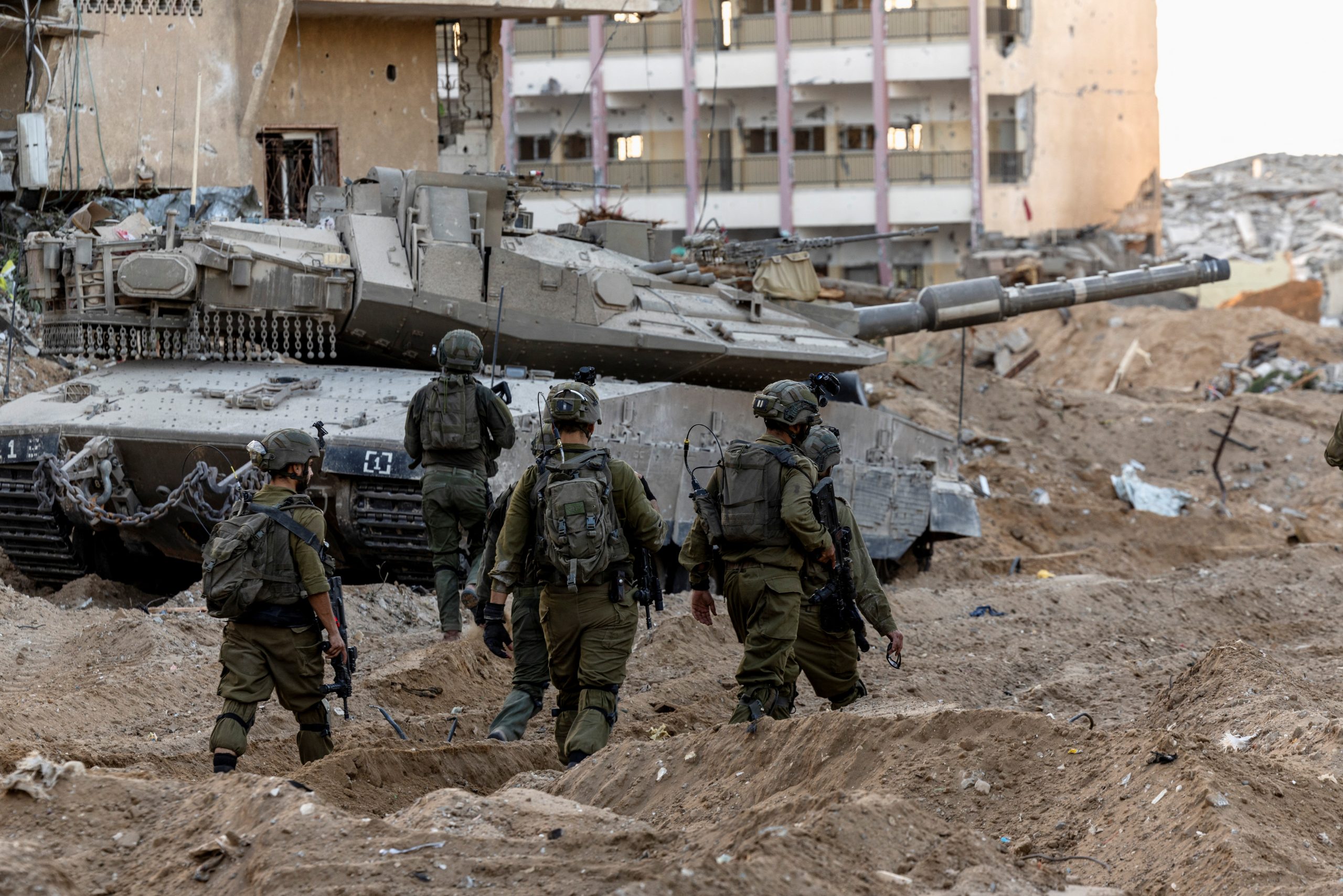 Sejumlah pasukan militer Zionis Israel di Jalur Gaza. (Foto:Reuters)