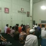 Tim Pemenangan Paslon Hergunadi dan Basuki Babussalam menggelar mujahadah dan salawat bersama warga sekitar di Posko Pemenangan, Selasa (8/10/2024) malam. (Foto:IST)