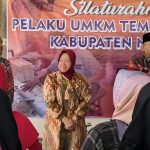 Cagub Jatim nomor urut 3, Tri Rismaharini (Risma) saat blusukan menemui para perajin tempe di Ngawi, Senin (14/10/2024). (Foto:PDIP Jatim)