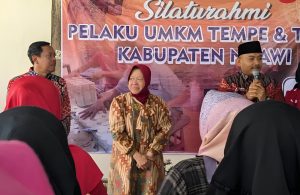 Dengarkan Keluhan Perajin Tempe di Ngawi, Risma Sarankan Diversifikasi Produk