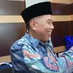Ketua PWM Jawa Timur Dr dr Sukadiono berpesan kepada Cagub nomor urut 3 Tri Rismaharini (Risma) terkait 3 pilar utama membangun Jawa Timur. (Foto:Ubay/IST)