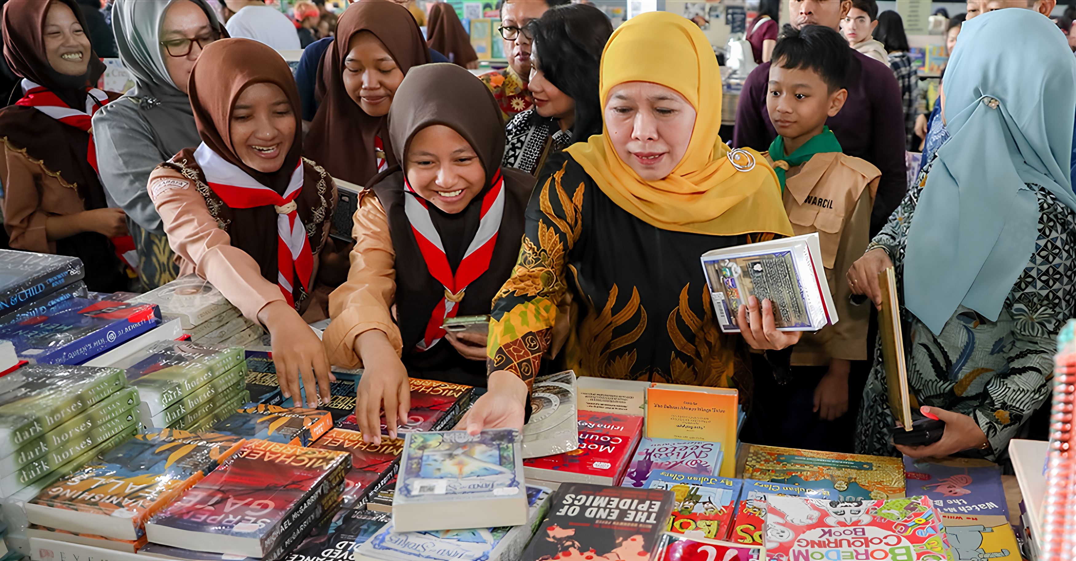 Hari Perpustakaan Sekolah Internasional, Khofifah Dorong Inovasi Digital untuk Tingkatkan Literasi Siswa