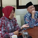 Cagub Jatim nomor urut 3, Tri Rismaharini (Risma) dan Ketua PWM Jatim Dr dr Sukadiono.