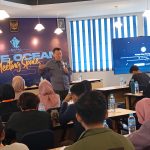 Ketua LHKP PWM Jatim, Muhammad Mirdasy saat menyampaikan sambutan dalam Pelatihan Content Creator Influencer Social Media Muhammadiyah (InfusMu) di Hotel Kapal, Sengkaling, Malang, Sabtu (26/10/2024). (Foto:Ubay/IST)