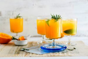 Jus Buah Bisa Percepat Penuaan, Jika…