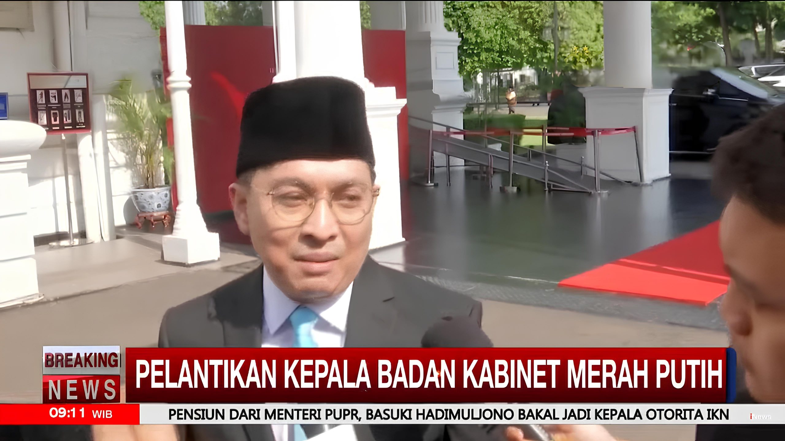 Musisi Yovie Widianto sesaat sebelum pelantikannya oleh Presiden Prabowo Subianto di Istana Negara, Jakarta, Selasa (22/10/2024. Ia akan menjabat sebagai Staf Khusus Presiden Bidang Ekonomi Kreatif. (Foto:Tangkapan layar/Ubay)