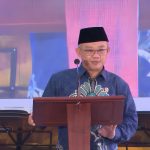 Mendikdasmen RI Prof Abdul Mu'ti saat menyampaikan arahan dan amanat pada peringatan Milad ke-112 Muhammadiyah di SMAM1TA, Sidoarjo, Sabtu (16/11/2024). (Foto: Ubay)
