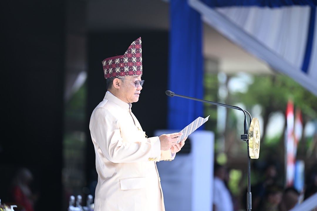 Mendikdasmen RI Prof Abdul Mu'ti saat memimpin upacara peringatan Hari Guru Nasional, Senin (25/11/2024). (Foto:X@abe_mukti)