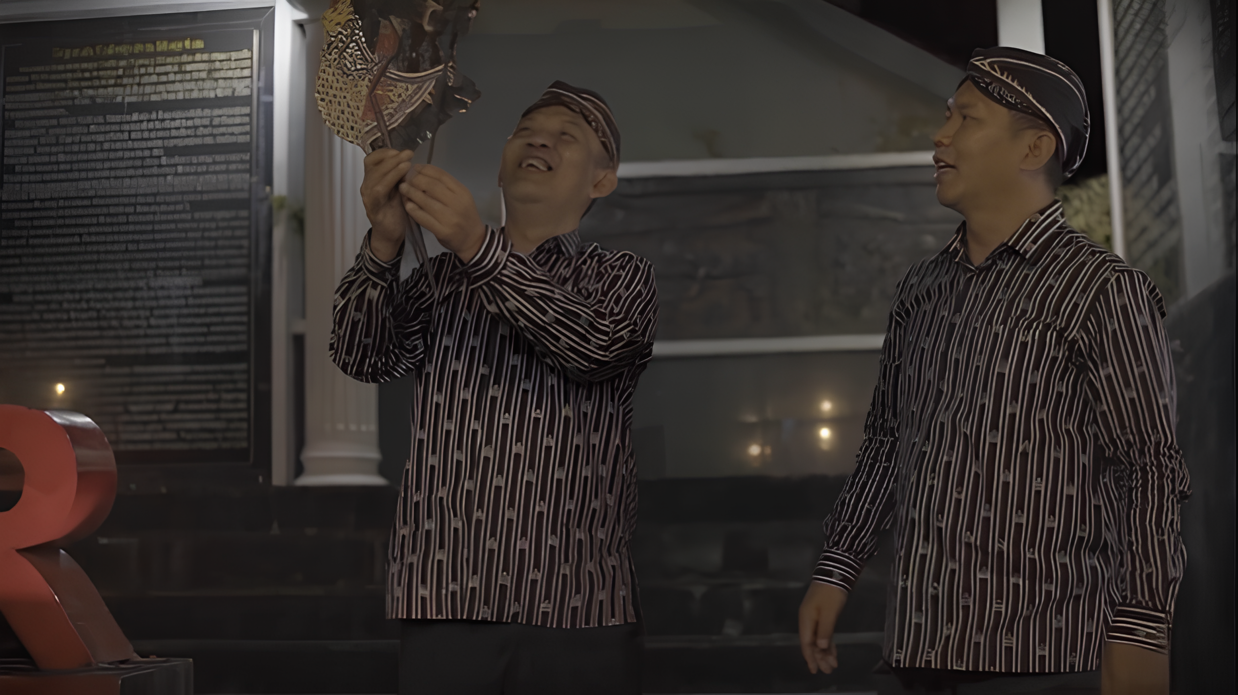 Paslon nomor urut  2 di Pilbup Magetan 2024, Hergunadi dan Ahmad Basuki Babussalam (HEBAT) tampil dalam video klip lagu berjudul 'Payung Agung' karya Nanang Bei.