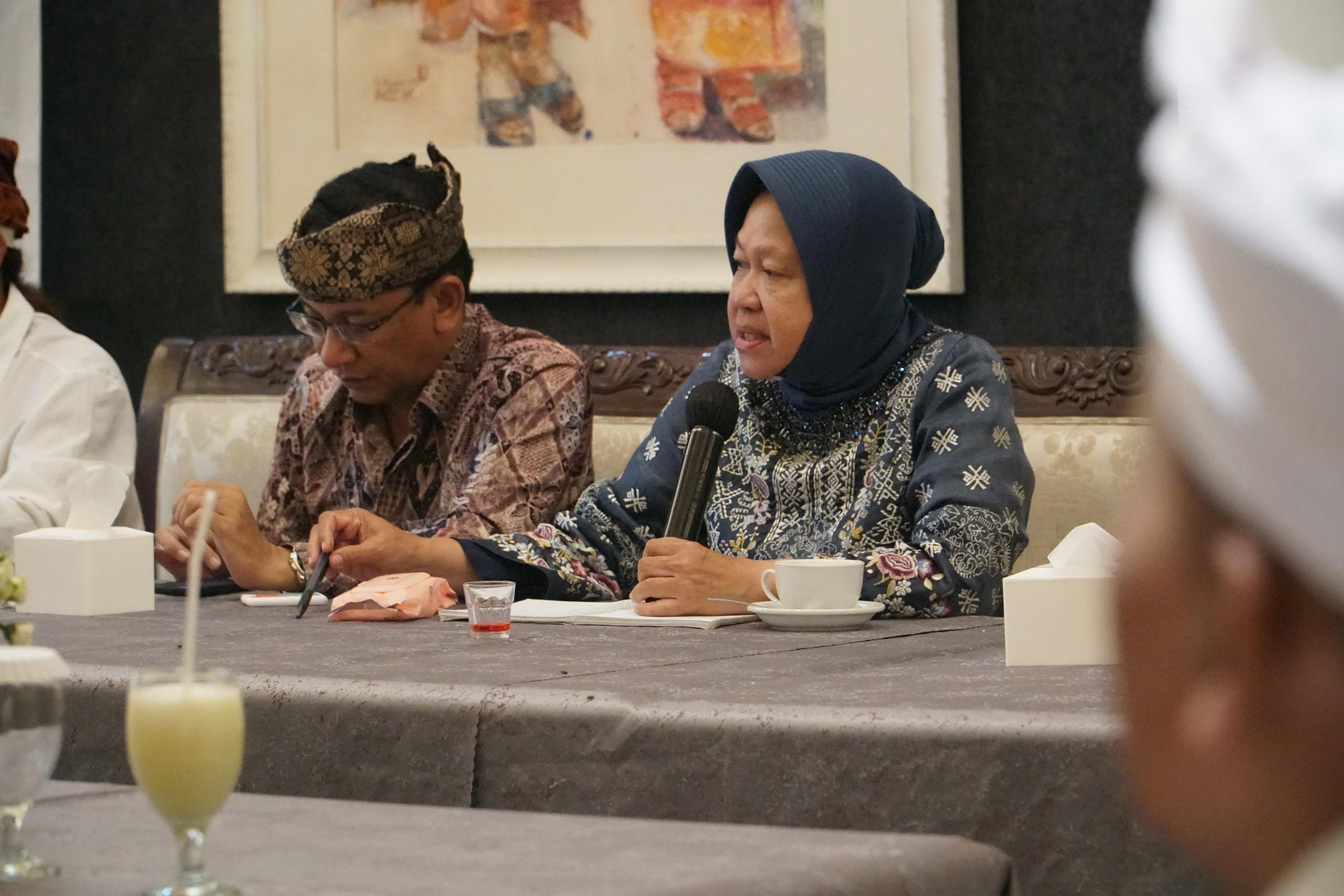 Seniman Jatim Darurat Ruang Eksplorasi, Risma Gagas Car Free Night dan Gelar Budaya di Lereng Gunung