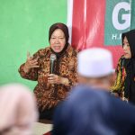 Risma saat berbincang dengan Komunitas Proklamator Desa di Kedung Sumur, Desa Canggu, Kecamatan Jetis, Mojokerto