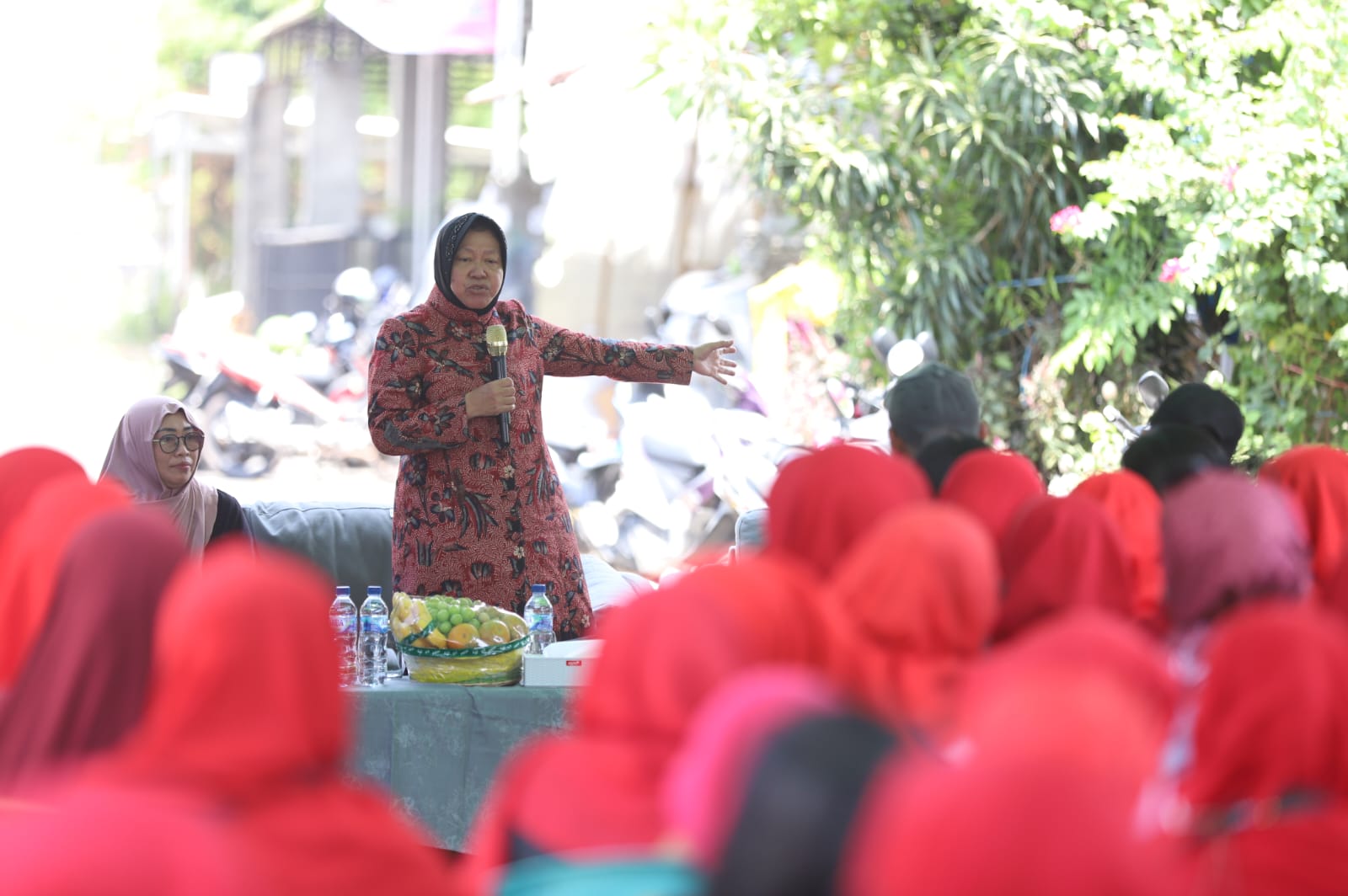 Risma janji kembangkan program Pahlawan Ekonomi saat dirinya meresmikan Gudang Rempah di Karangpilang, Surabaya