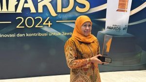 Khofifah Indar Parawansa Raih Penghargaan Figur Akselerator Kemajuan