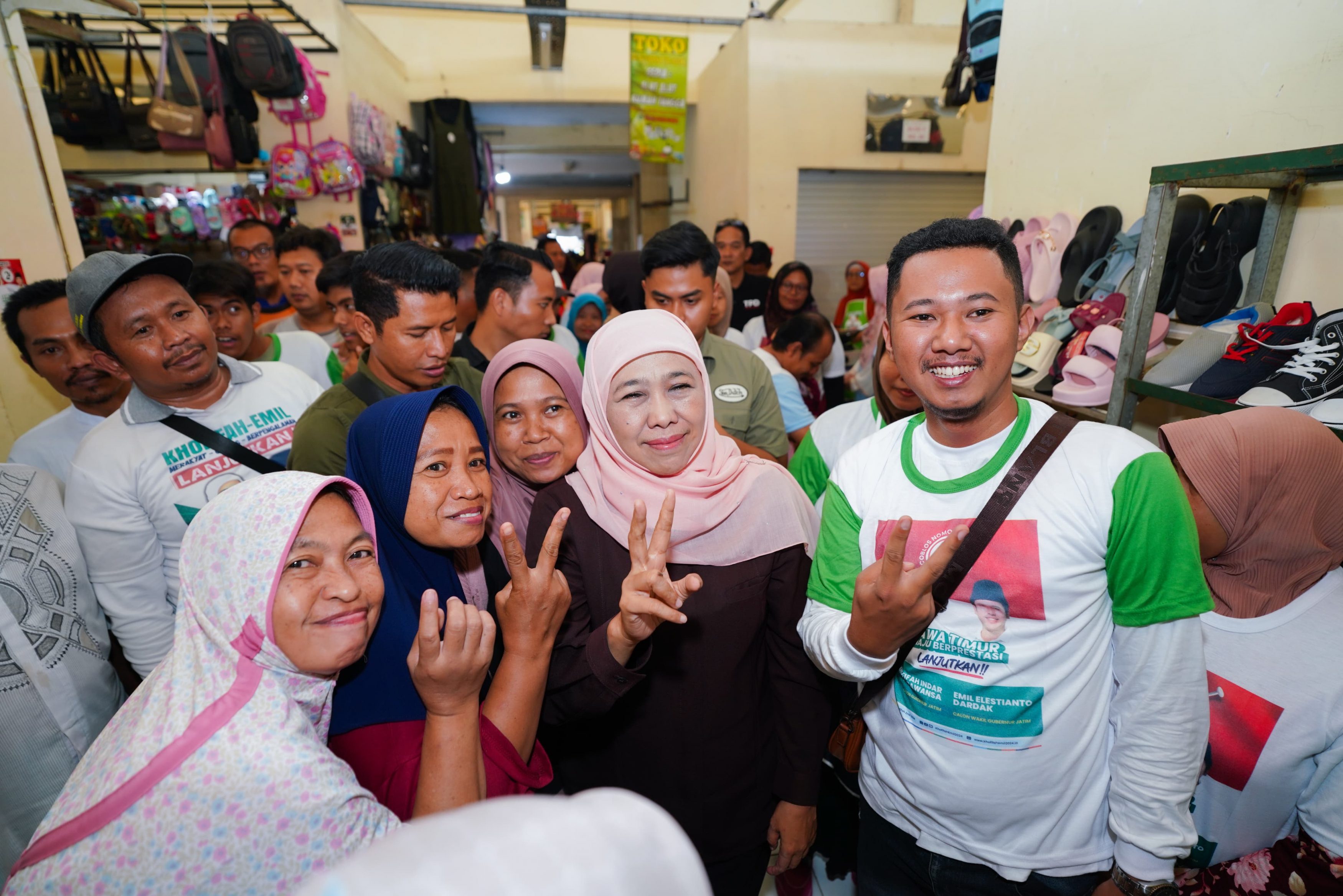 Khofifah Serap Keluhan Pedagang Pasar Purwosari, Usulkan Transformasi Digital untuk Atasi Sepinya Pembeli