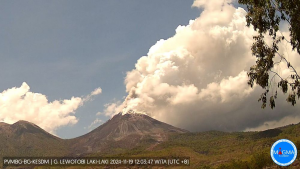 Bandara dan Pelayaran di Sekitar Gunung Lewotobi Mulai Normal