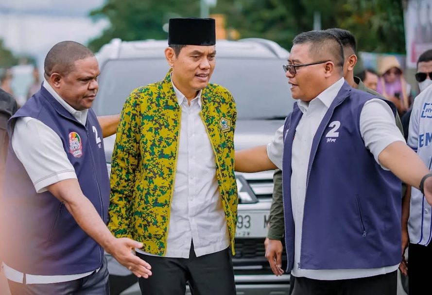 Wakil Ketua Komisi II DPR RI yang juga politisi Partai Golkar Zulfikar Arse Sadikin (tengah, jaket Golkar). (Foto: Instagram@zulfikar.arse.sadikin)