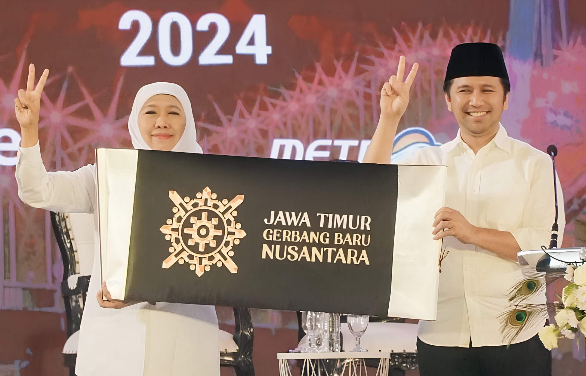 Khofifah-Emil memperkenalkan visi Jawa Timur Gerbang Baru Nusantara dalam Debat Publik Ketiga Pilgub Jatim 2024 pada Senin (18/11/2024) di Grand City, Surabaya. Foto:IST