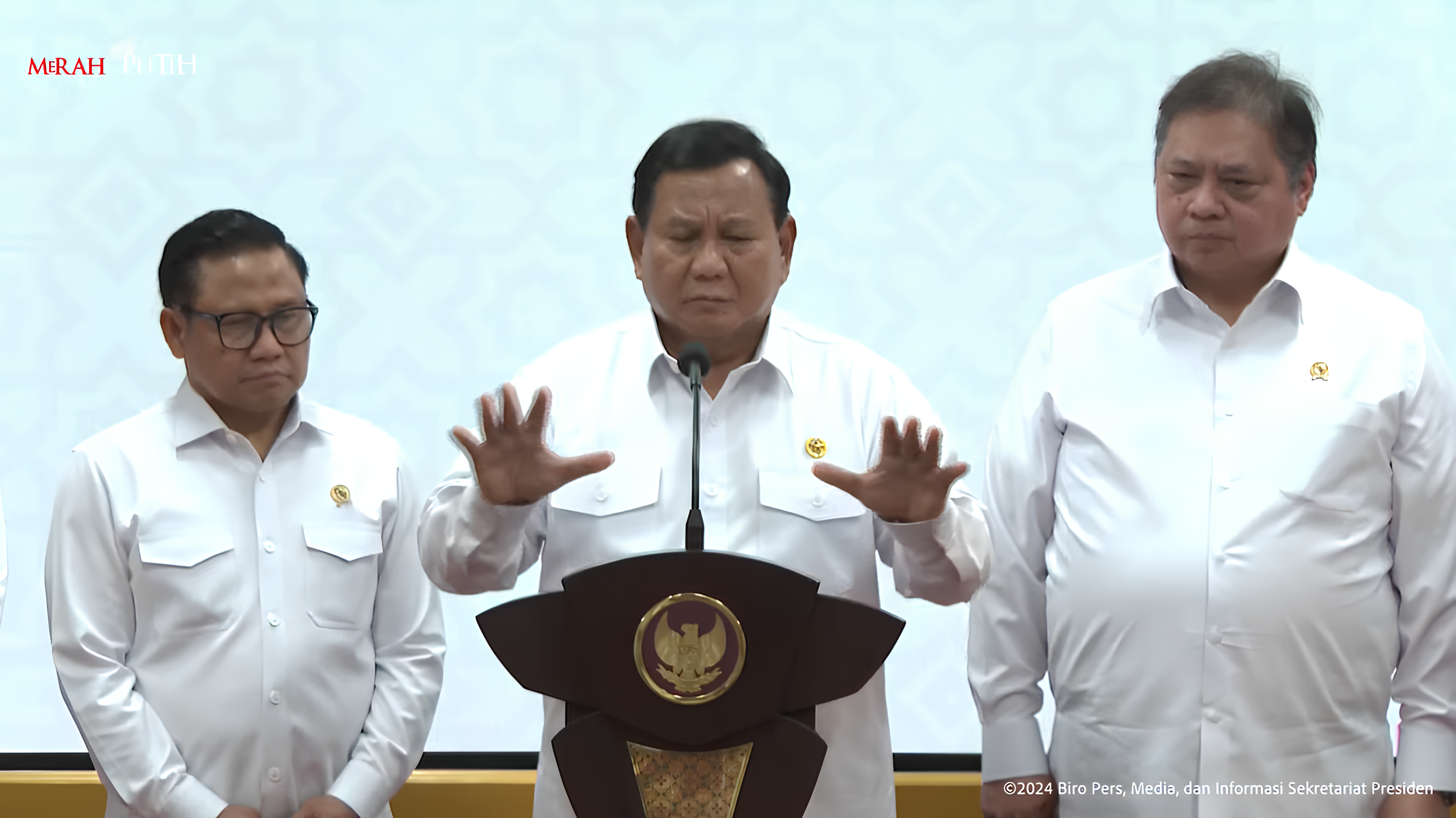 Presiden RI Prabowo Subianto memberikan keterangan pers soal kenaikan rata-rata upah minimum nasional sebesar 6,5 persen pada tahun 2025, Jumat (29/11/2024). (Foto:Tangkapan layar/ Ubay)