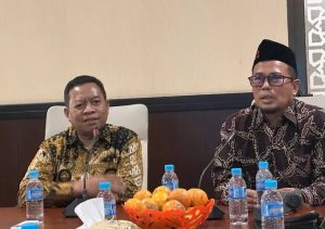 Dukung Mendikdasmen Abdul Mu’ti, PWM Jatim Bagi-bagi 112.000 Porsi Makanan Bergizi untuk Masyarakat